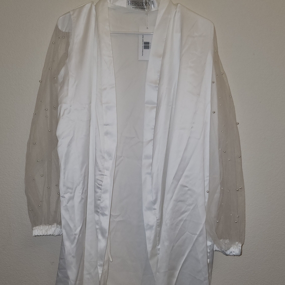 Bride Getting Ready Robe - Picture 4 of 6